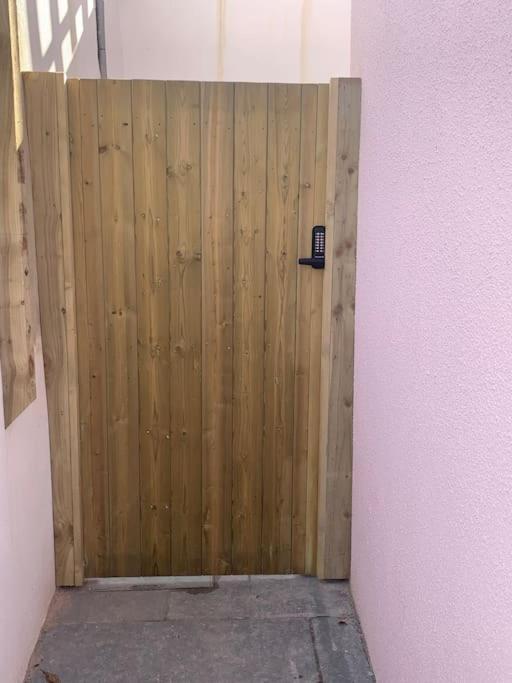 דירות Newly Refurbished Uplyme Getaway מראה חיצוני תמונה